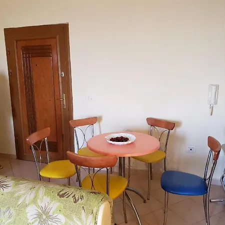 Seaside F&M Guest house *